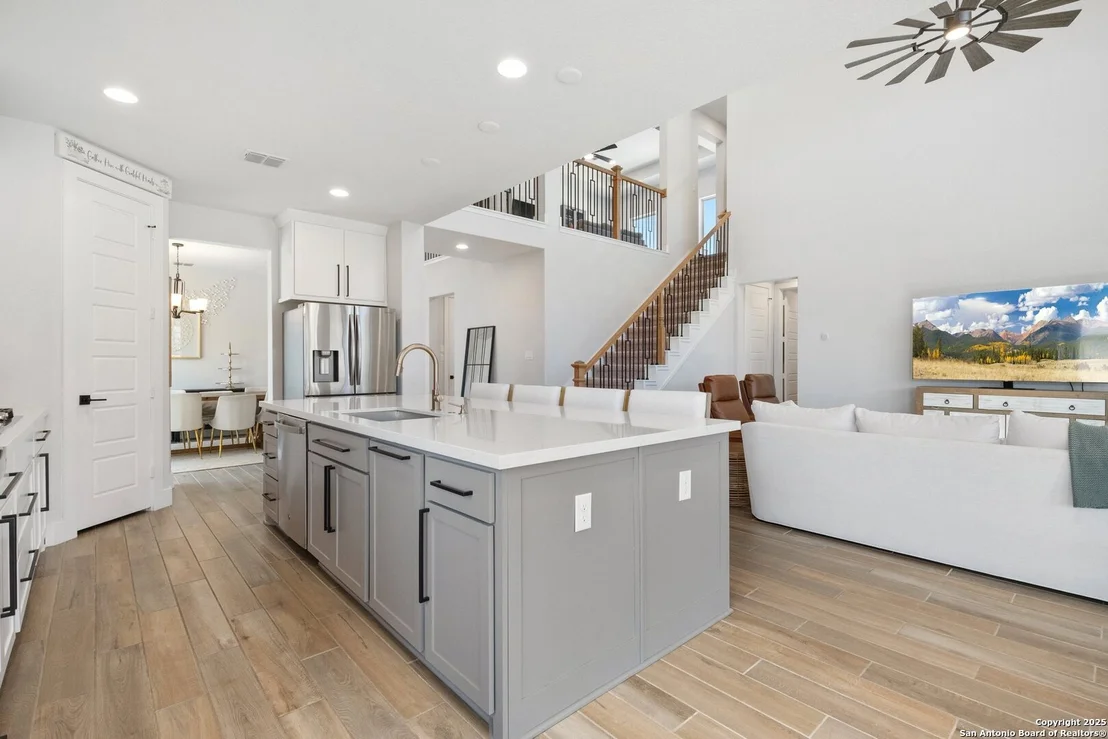 Photo of 1176 Cadogan Squire