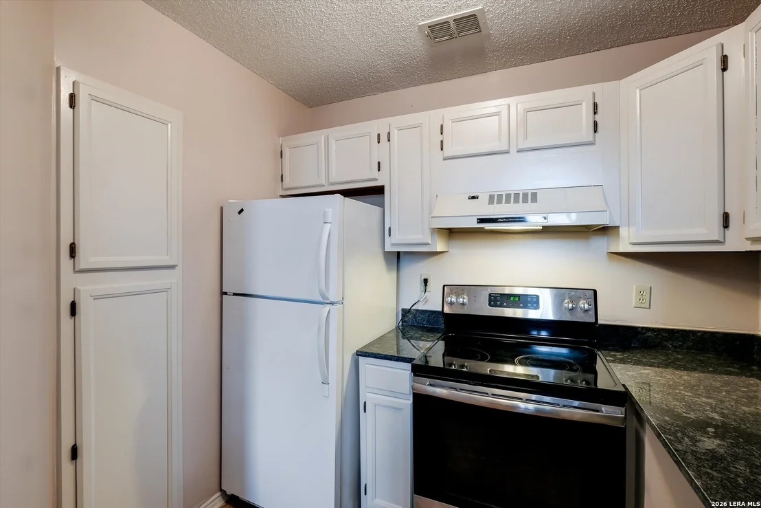 Photo of Unit 210B at 8655 Datapoint