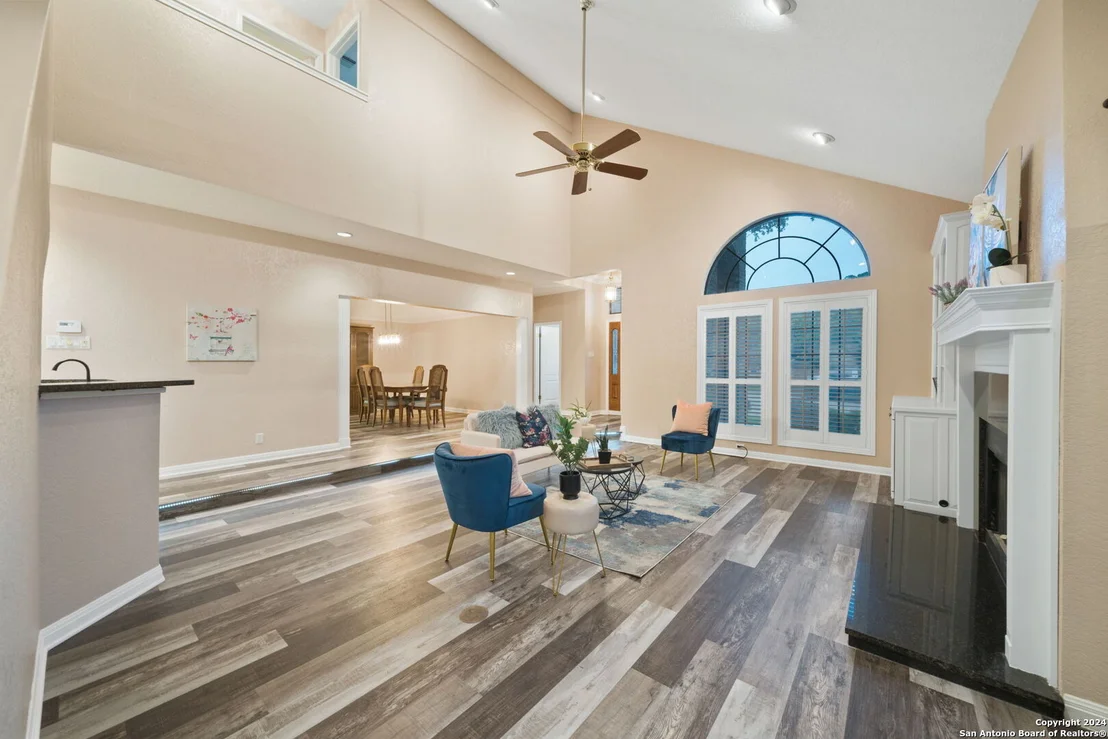 Photo of 15731 DEER CREST