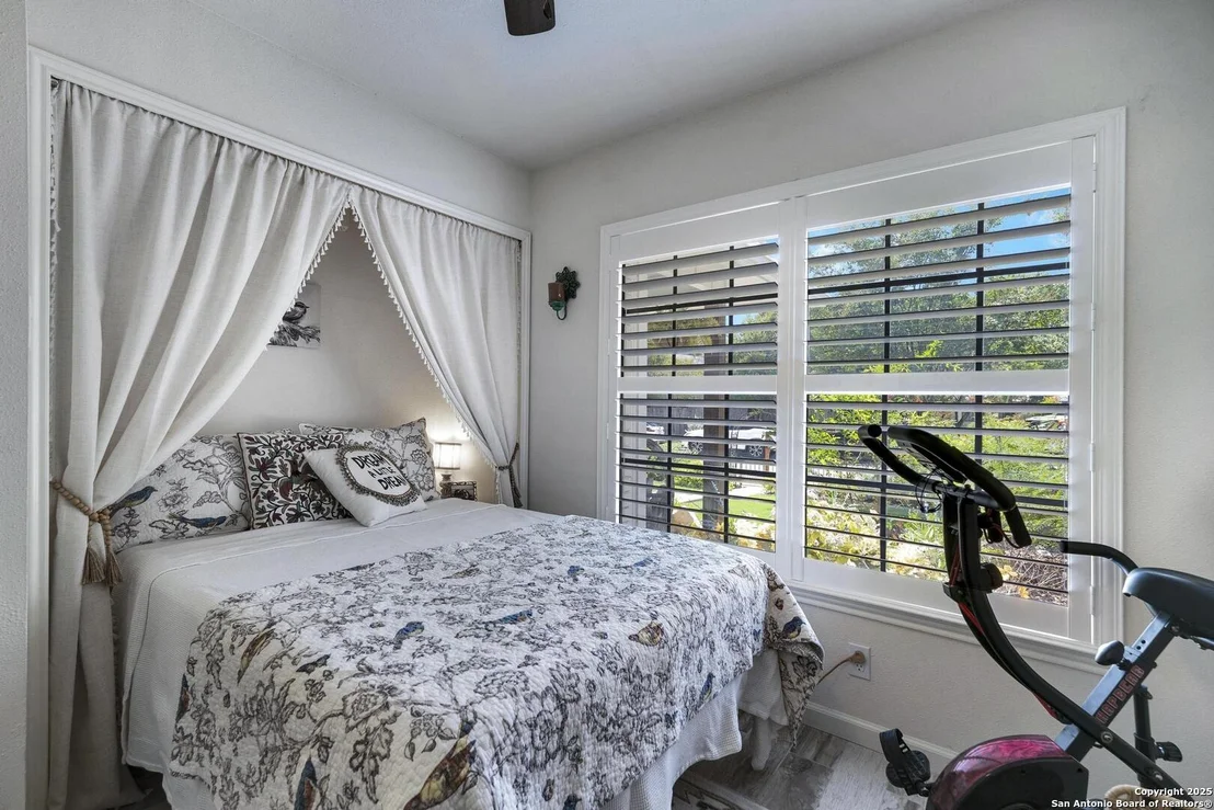 Photo of 13642 Princes Knolls