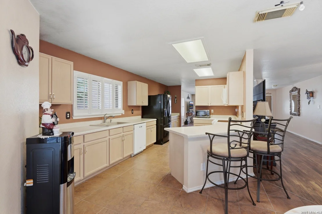 Photo of 121 Springtree Pkwy