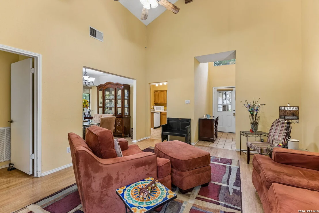 Photo of 14902 Oak Summit