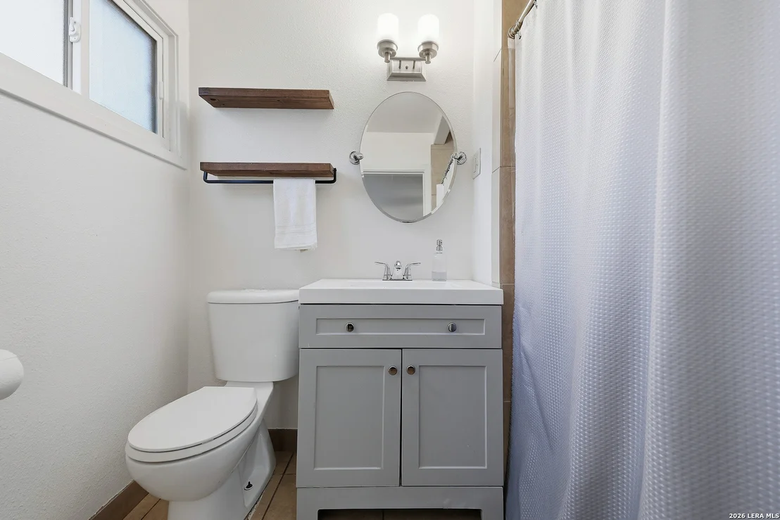 Photo of 326 Burnside Dr
