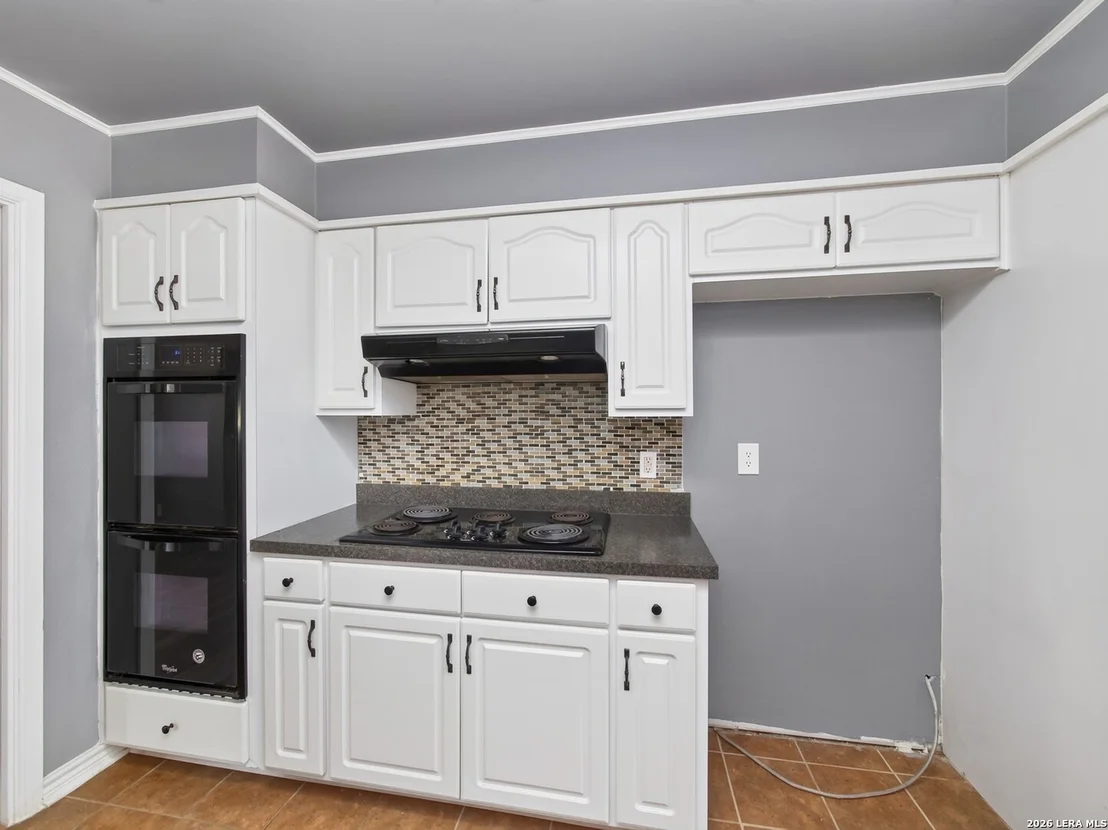 Photo of 621 Balfour Dr