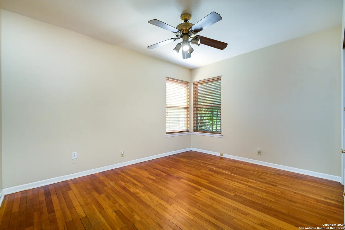 Photo of 1502 VIEWRIDGE DR