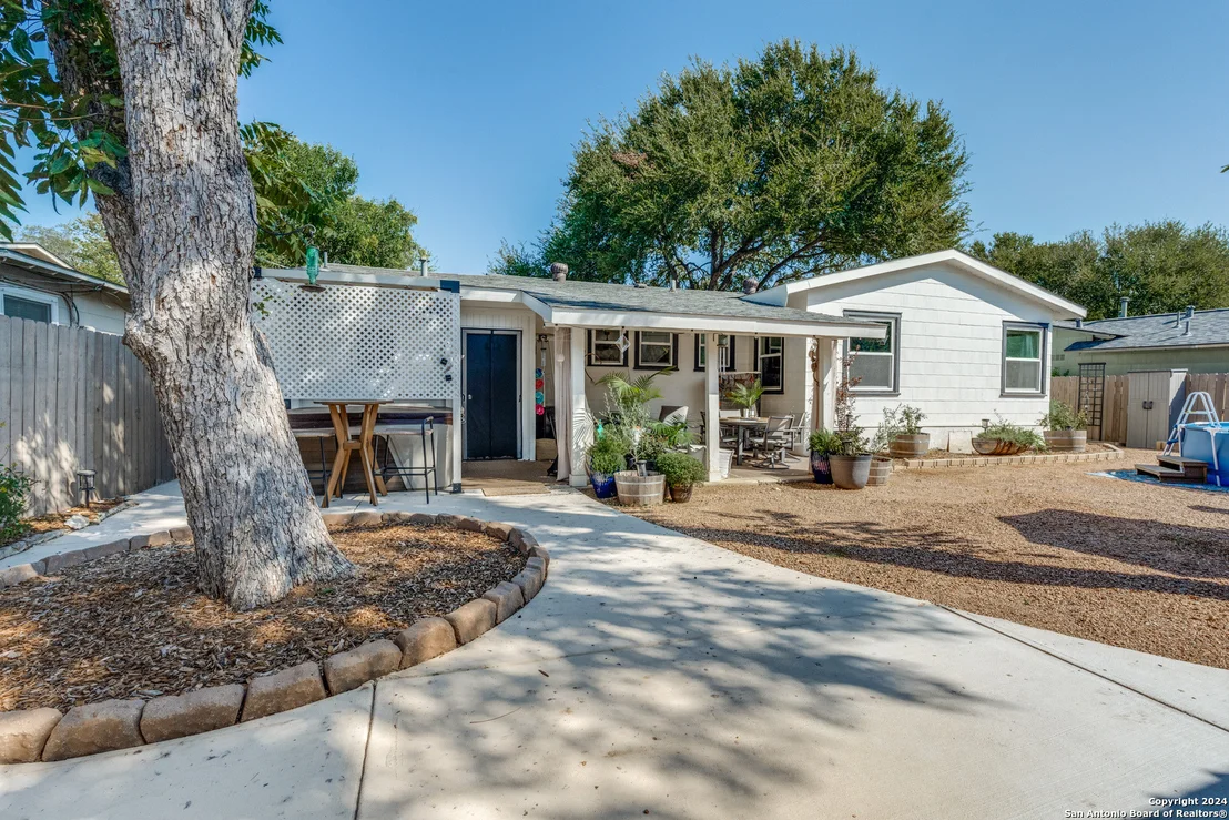 Photo of 426 BREES BLVD