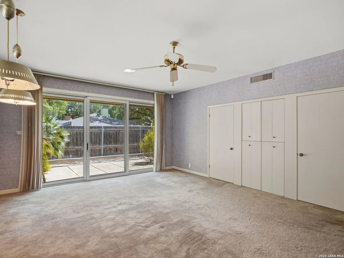 Photo of 122 LABURNUM DR