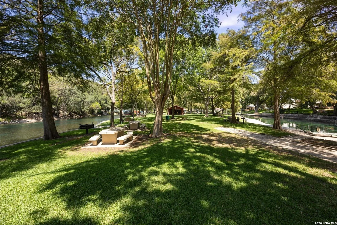 Photo of 429 Lakeview Blvd.
