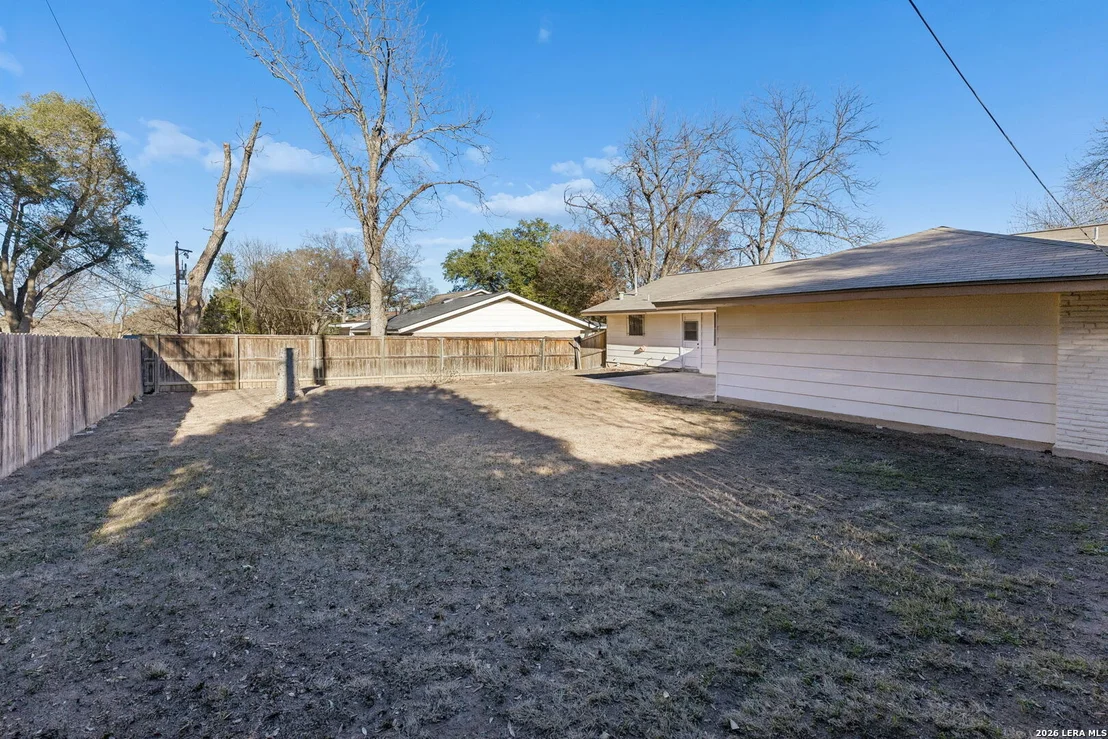 Photo of 3619 Mapleton