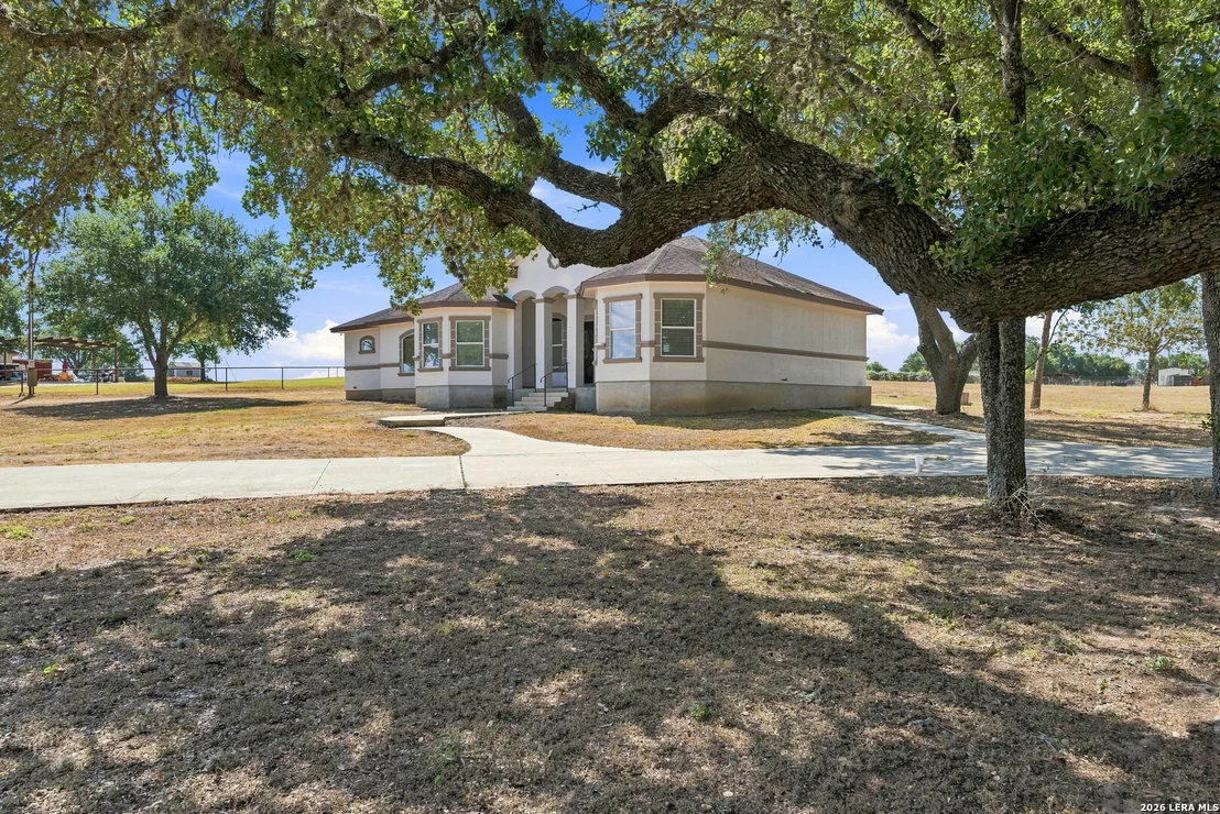 Photo of 353 BIG OAK DR