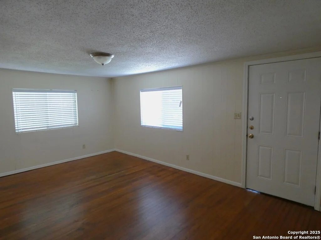 Photo of 1411 Retama