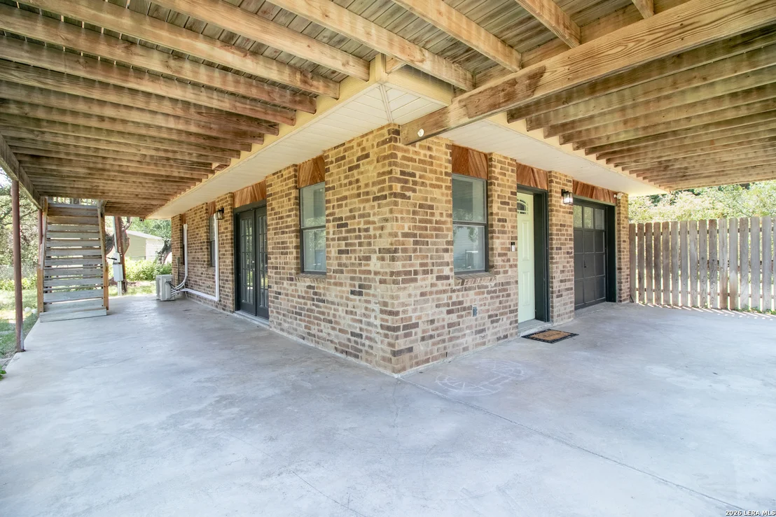 Photo of 582 Orbit Dr