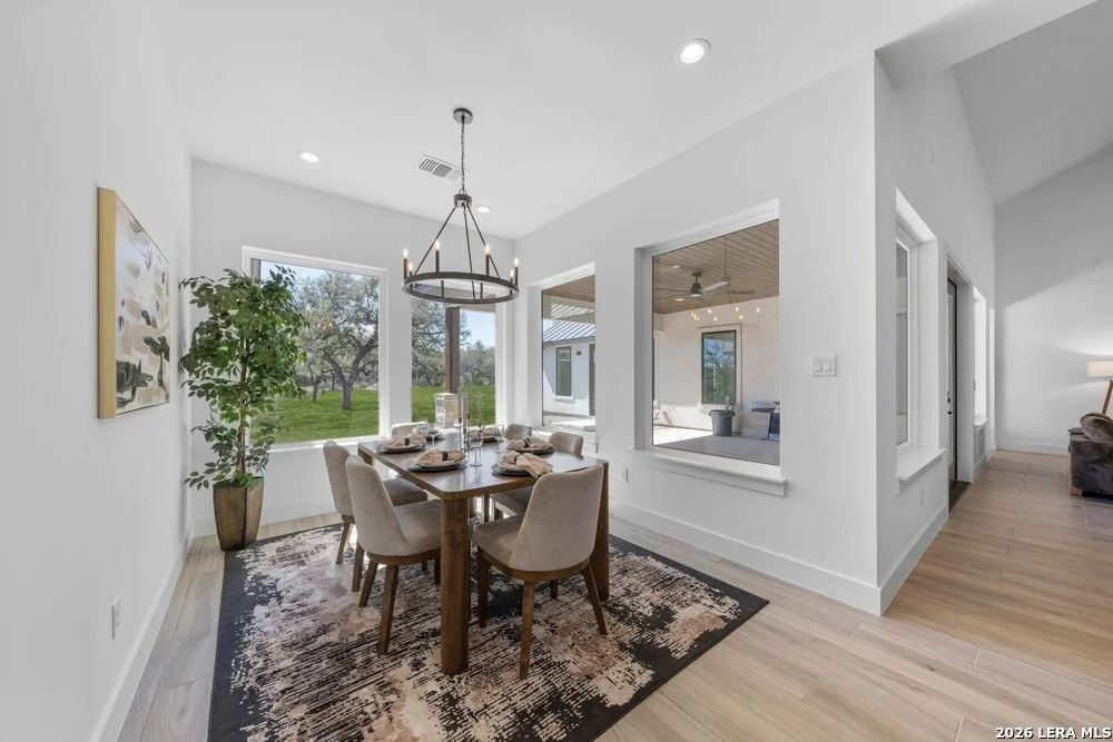Photo of 877 Annabelle Ave