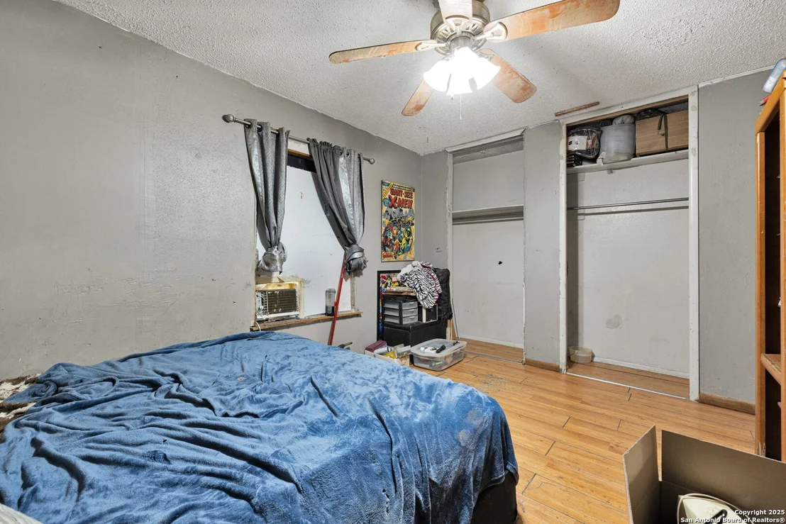 Photo of 6718 Pear Tree