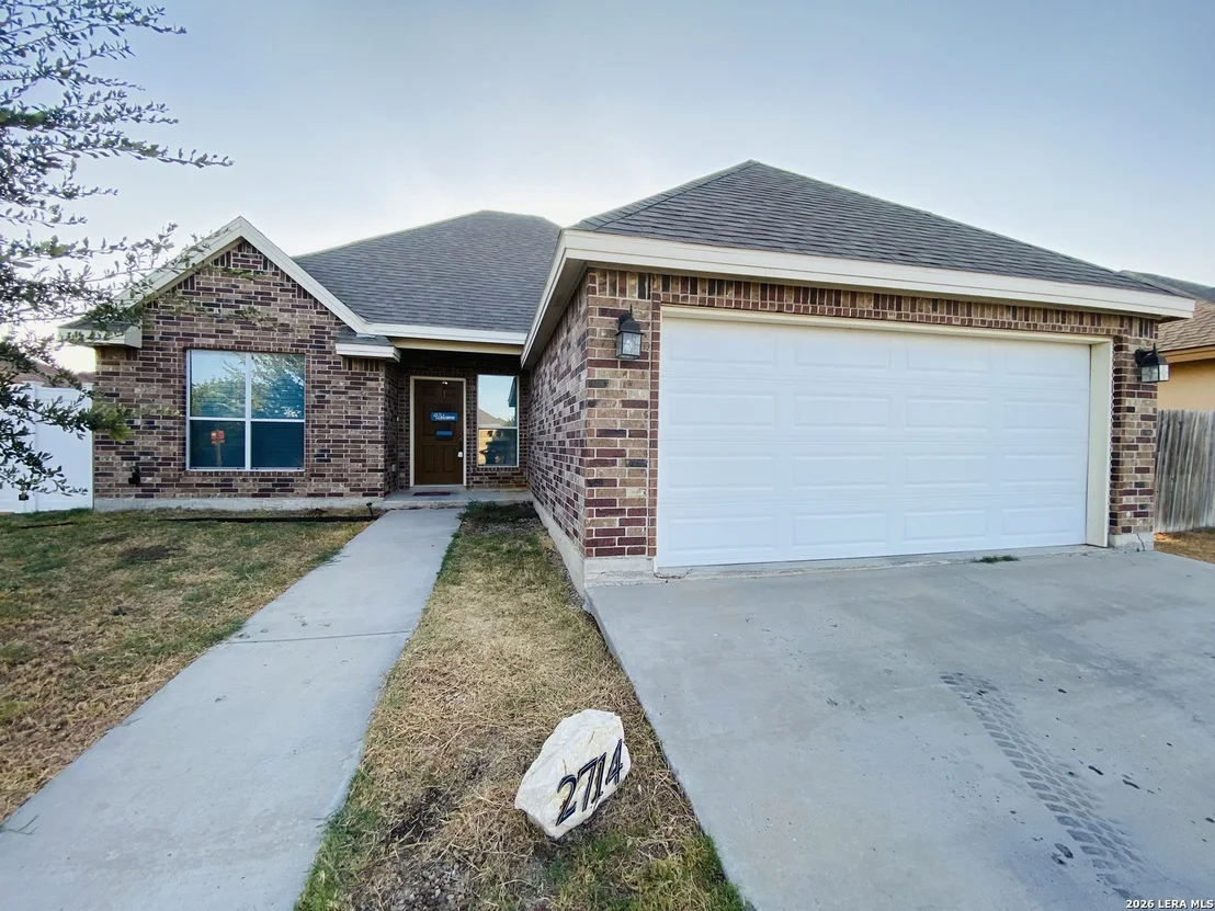 Photo of 2714 OAK MANOR DR