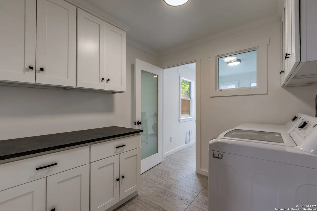 Photo of 230 One Oak Dr.