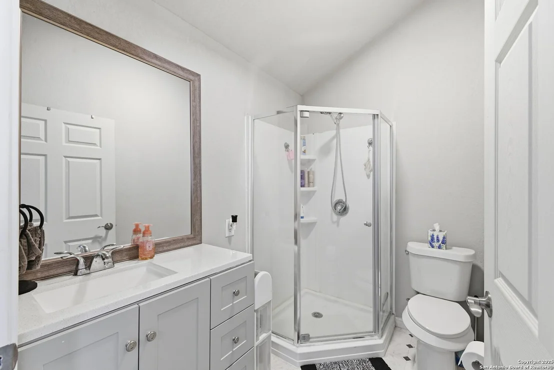 Photo of 2183 Hiline