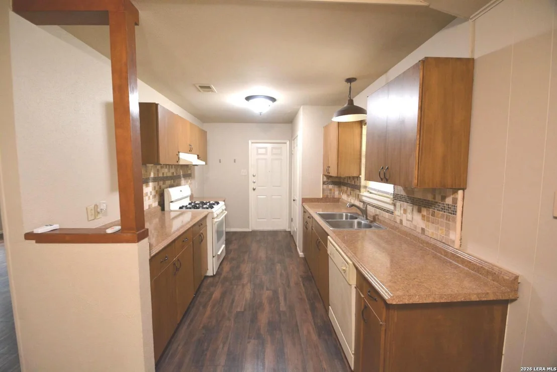 Photo of 823 Highgate