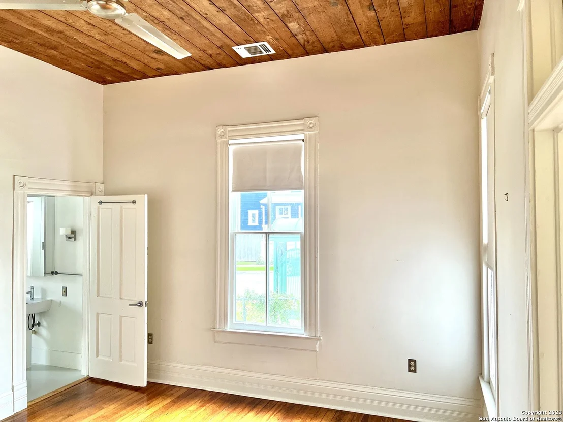 Photo of 902 N PINE ST