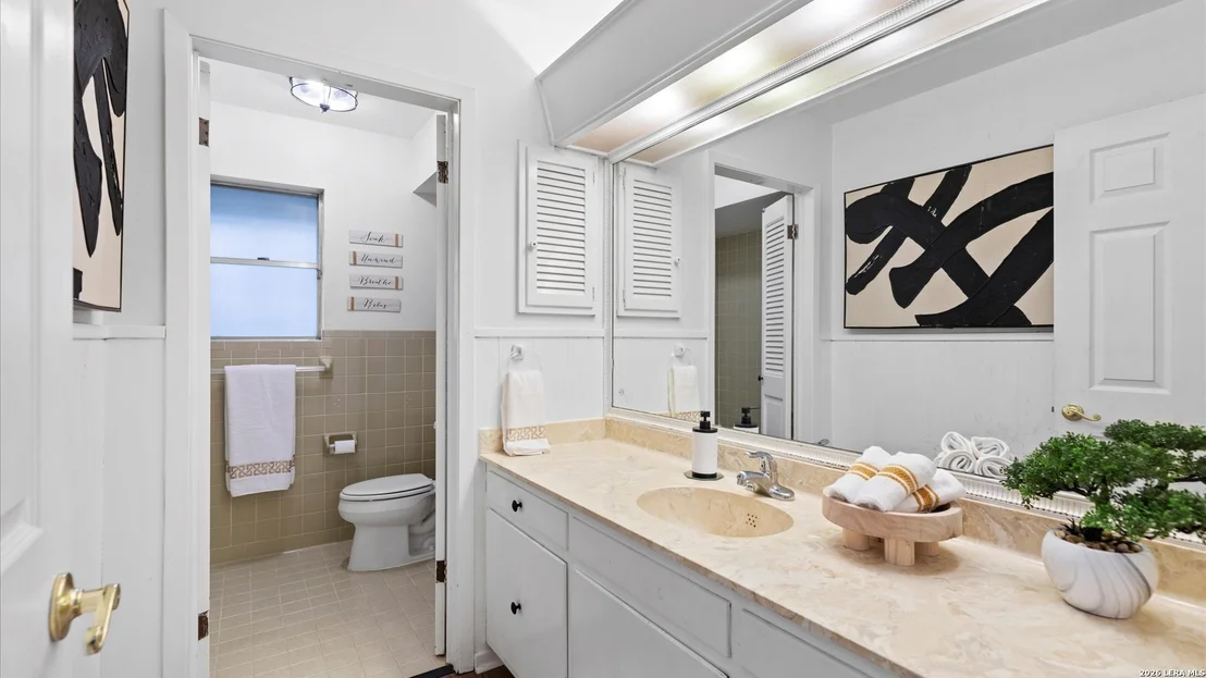Photo of 425 Crestwind
