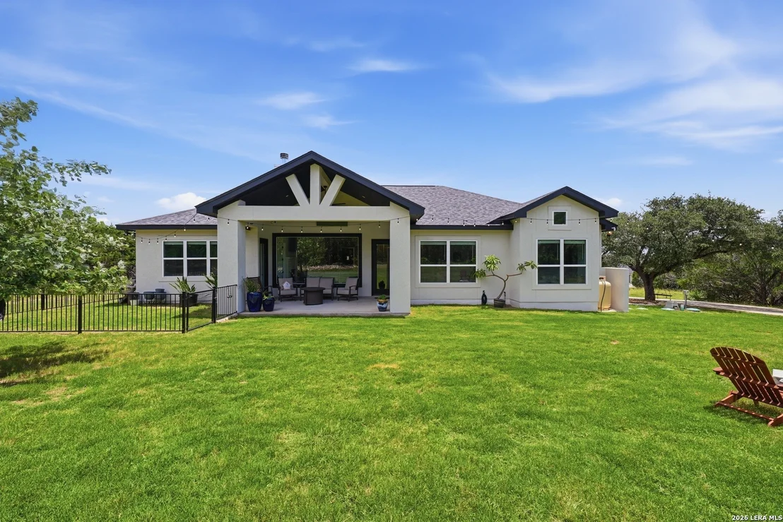 Photo of 212 HIGH POINT CIR