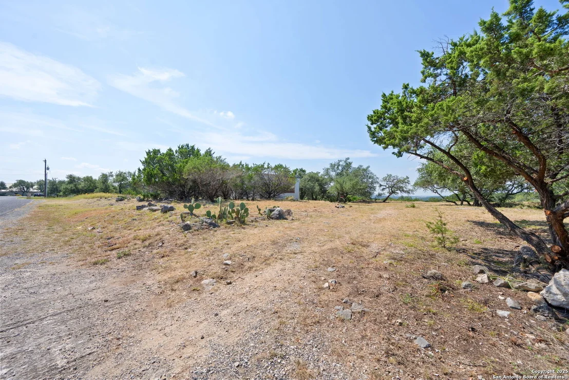 Photo of 1056 FLAGSTONE DR