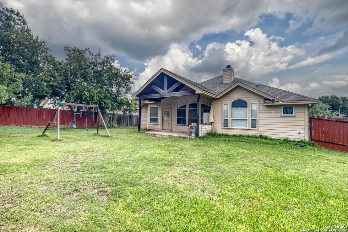 Photo of 2500 Garner Field RD
