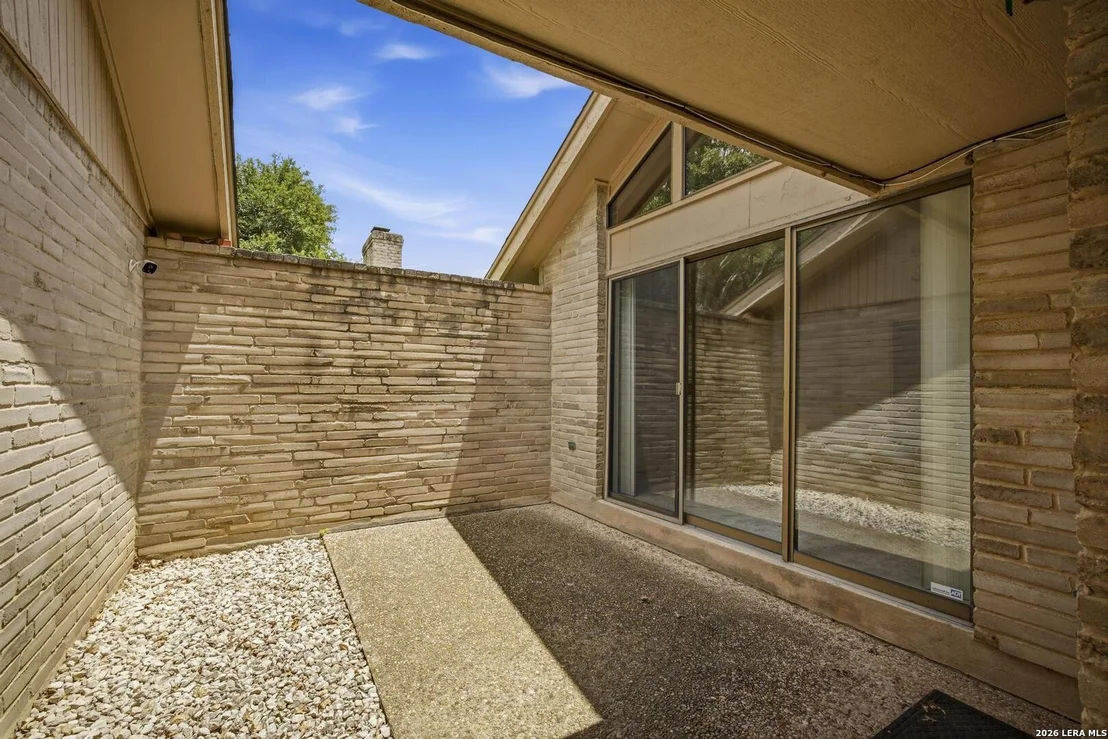 Photo of 3711 HUNTERS CIR