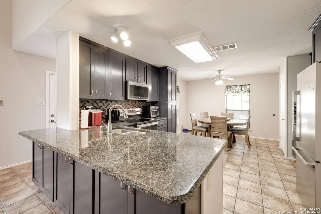 Photo of 10906 LAKE PATH DR