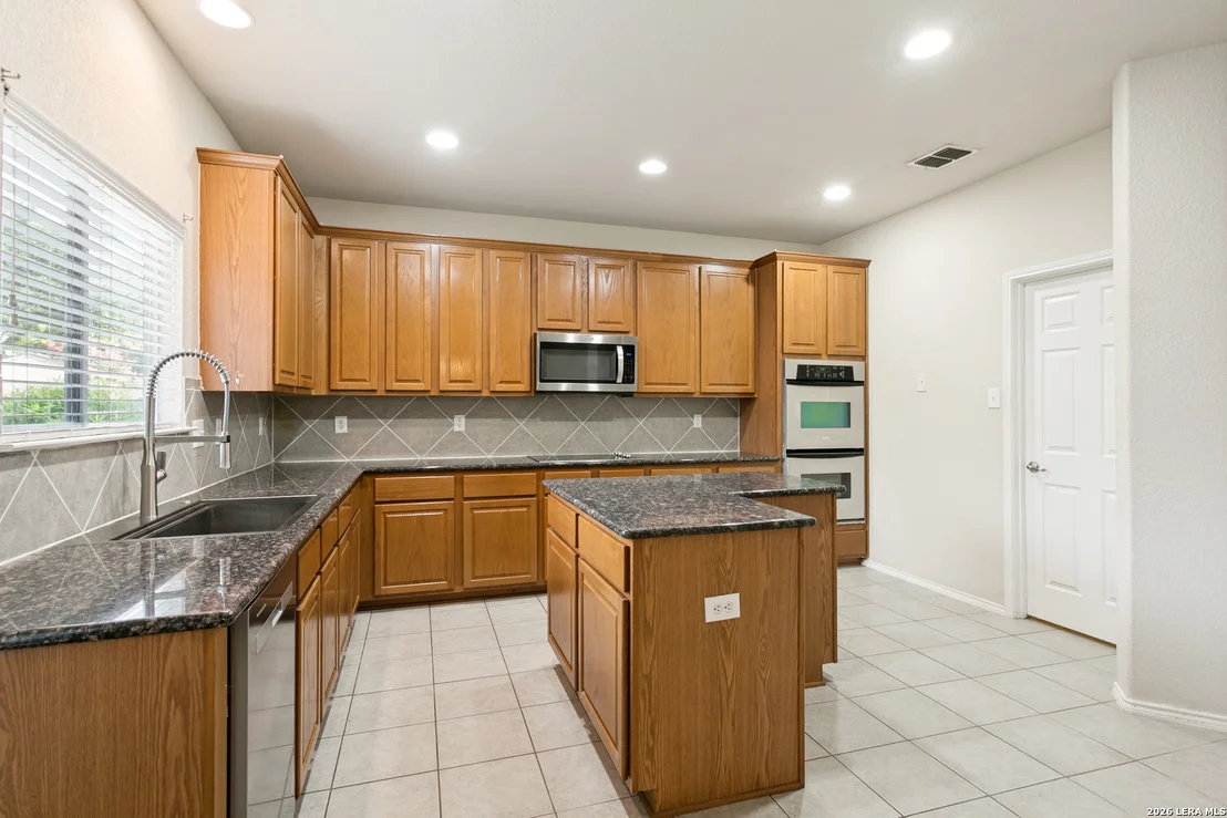 Photo of 404 CIRCLE STAR RD
