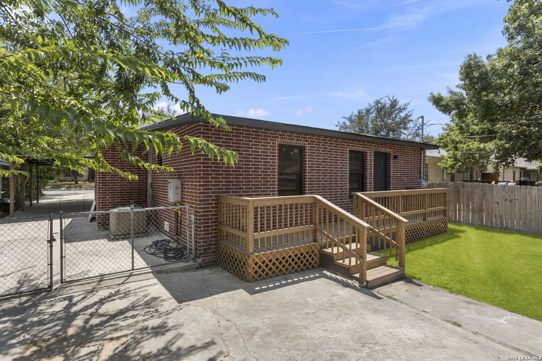 Photo of 219 THORAIN BLVD