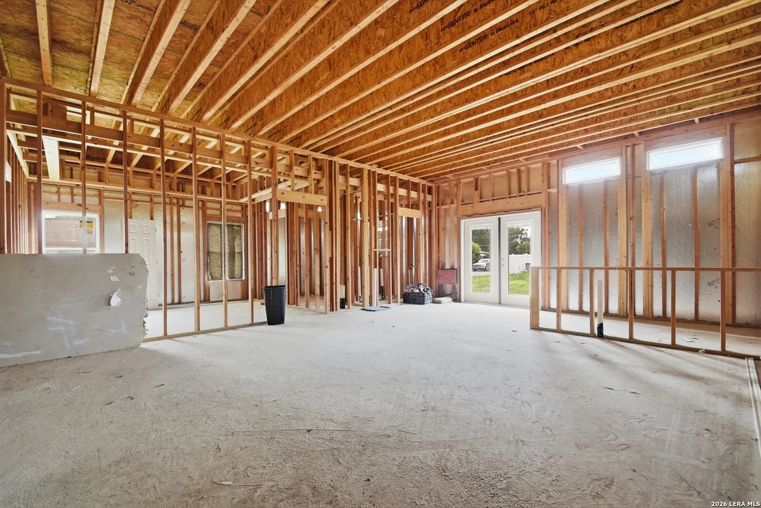 Photo of 939 W Harding Blvd