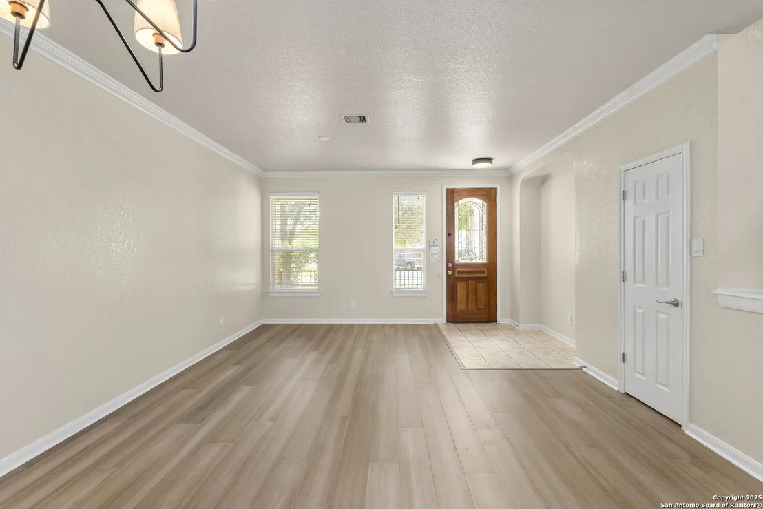 Photo of 213 Springtree Parkway