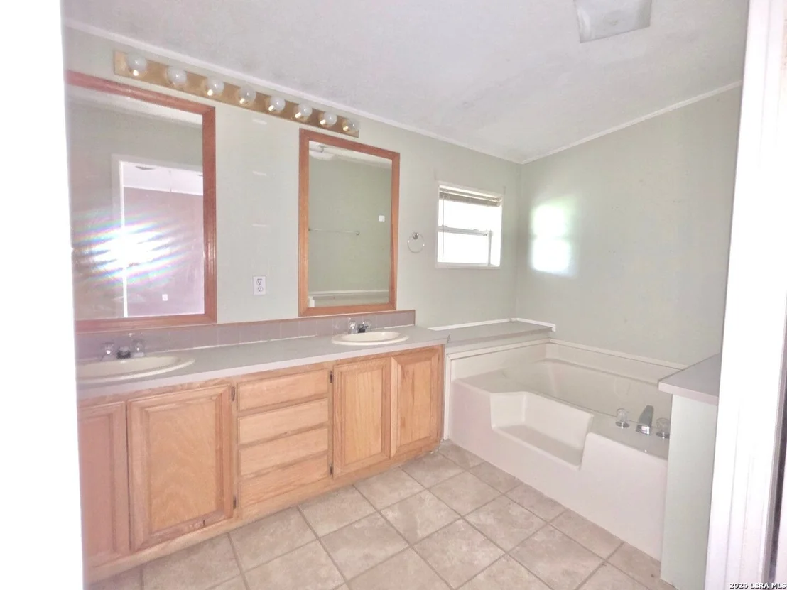 Photo of 635 E Ditto Rd