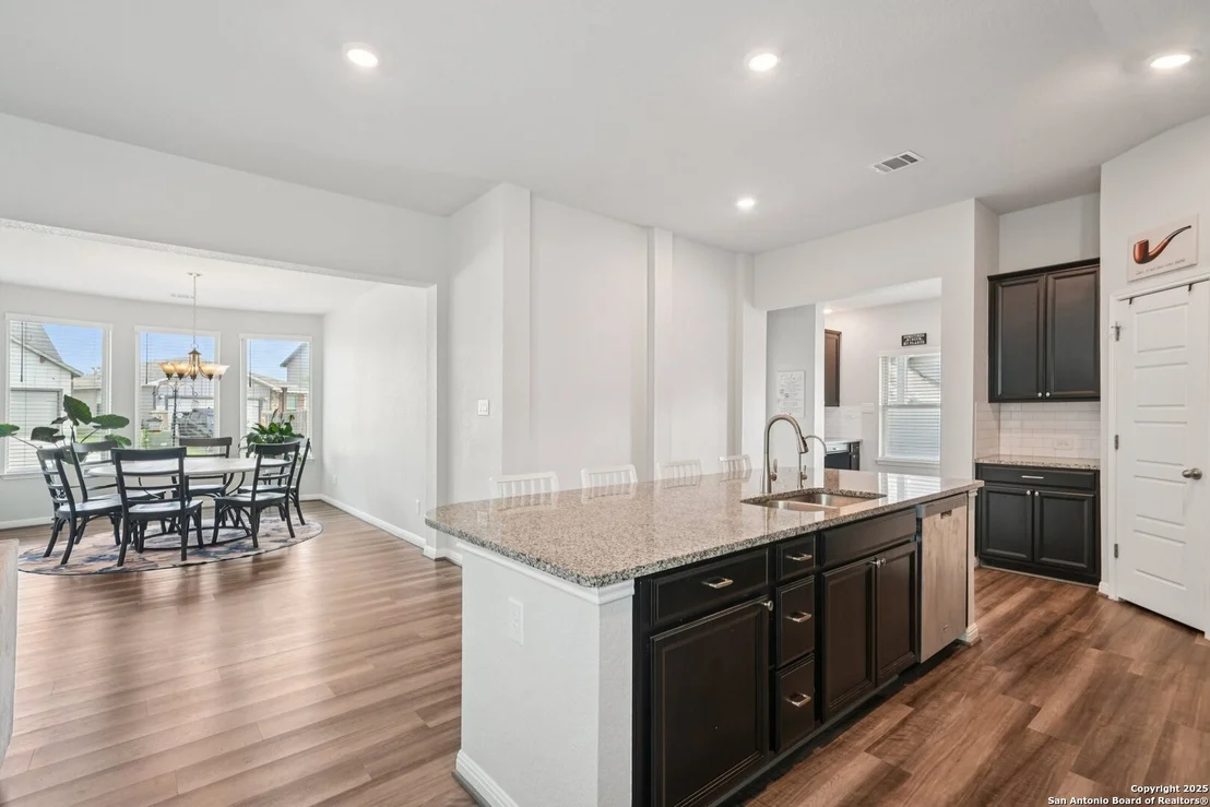 Photo of 4938 Oxbow