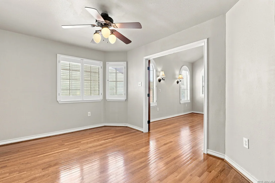 Photo of 28 COURTSIDE CIR