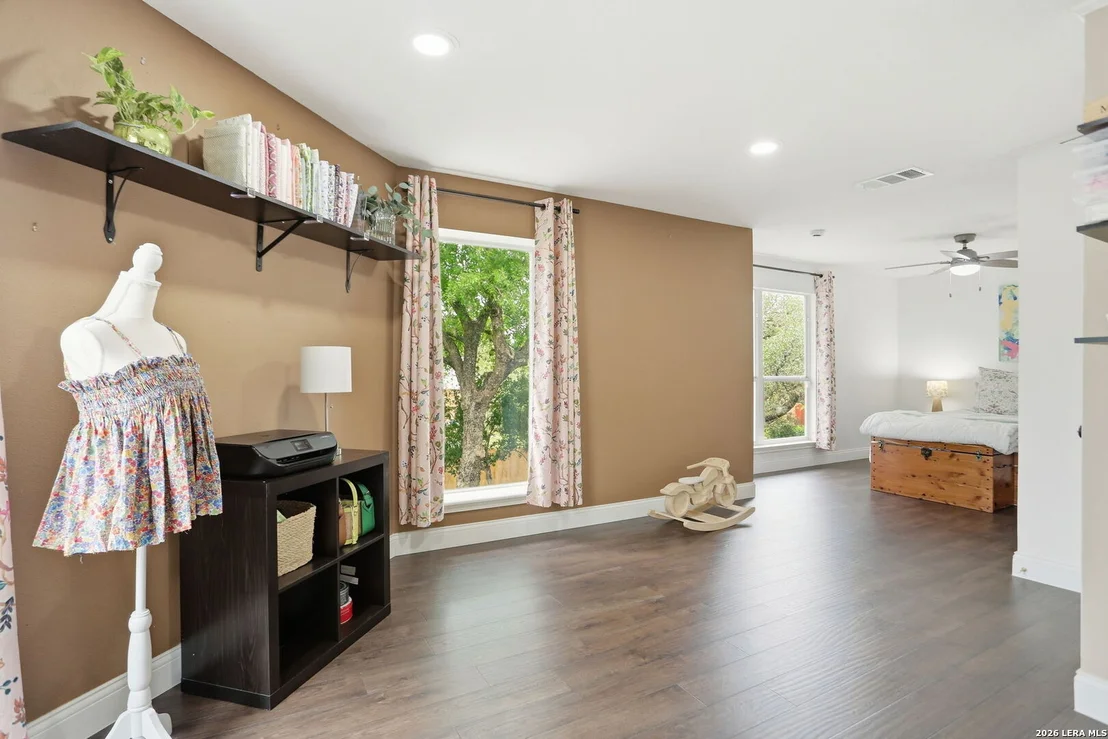 Photo of 21139 Simi Valley Dr