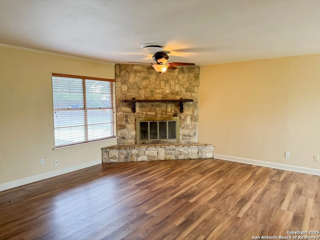Photo of 802 Rainier