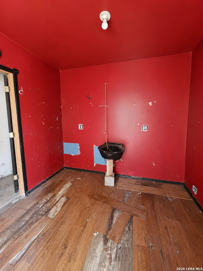 Photo of 147 Klein St
