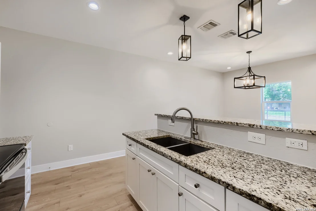Photo of 722 GROSVENOR