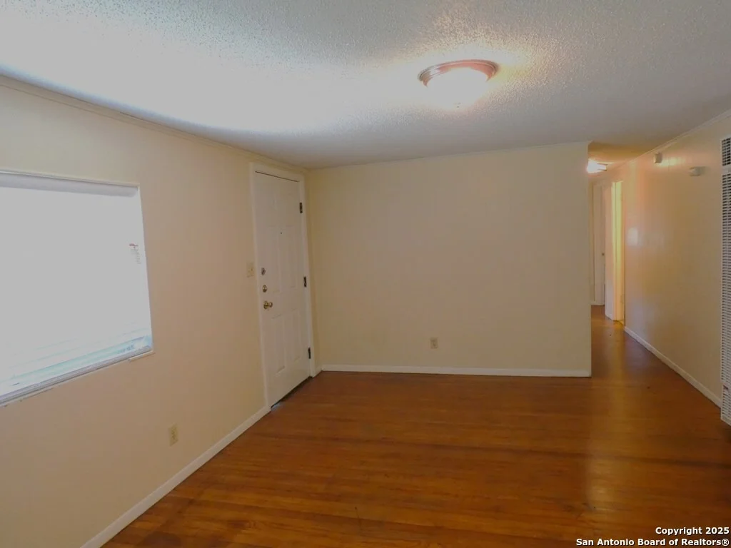 Photo of 1411 Retama