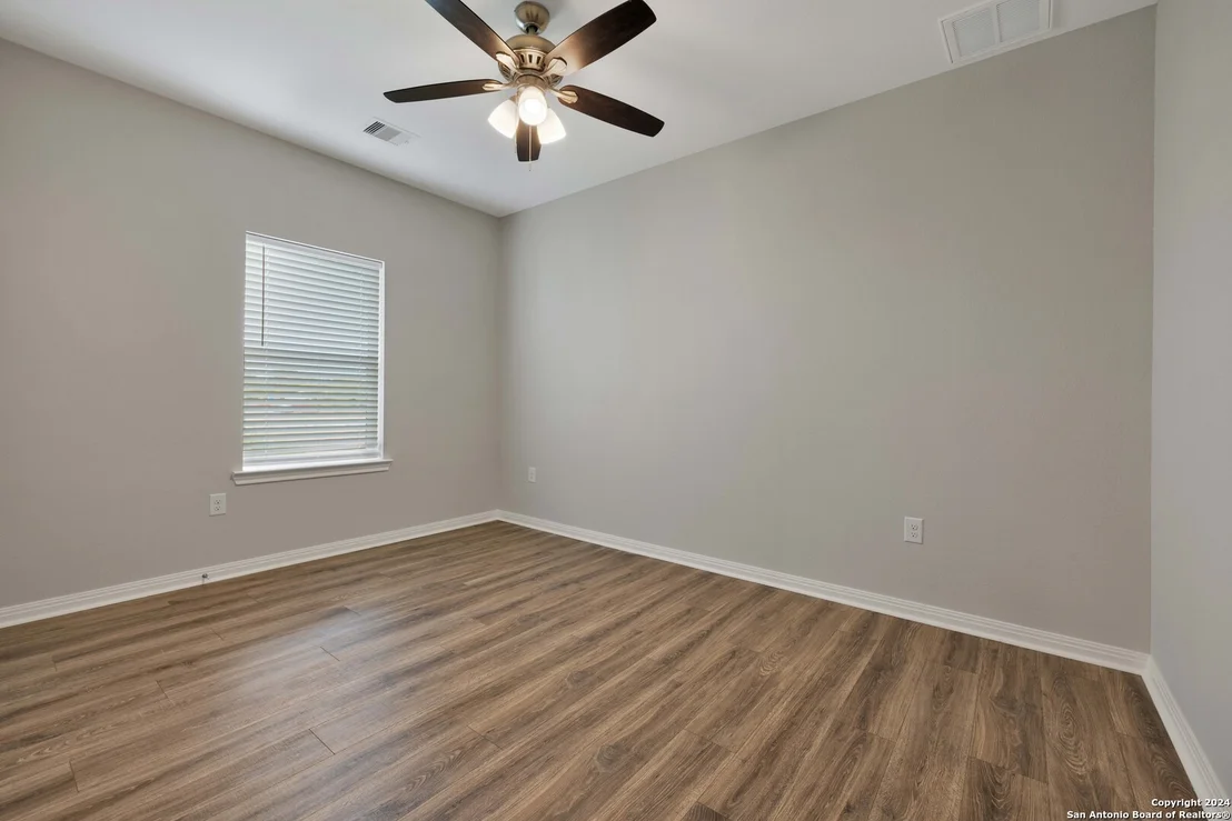 Photo of 518 PRECIOUS DR