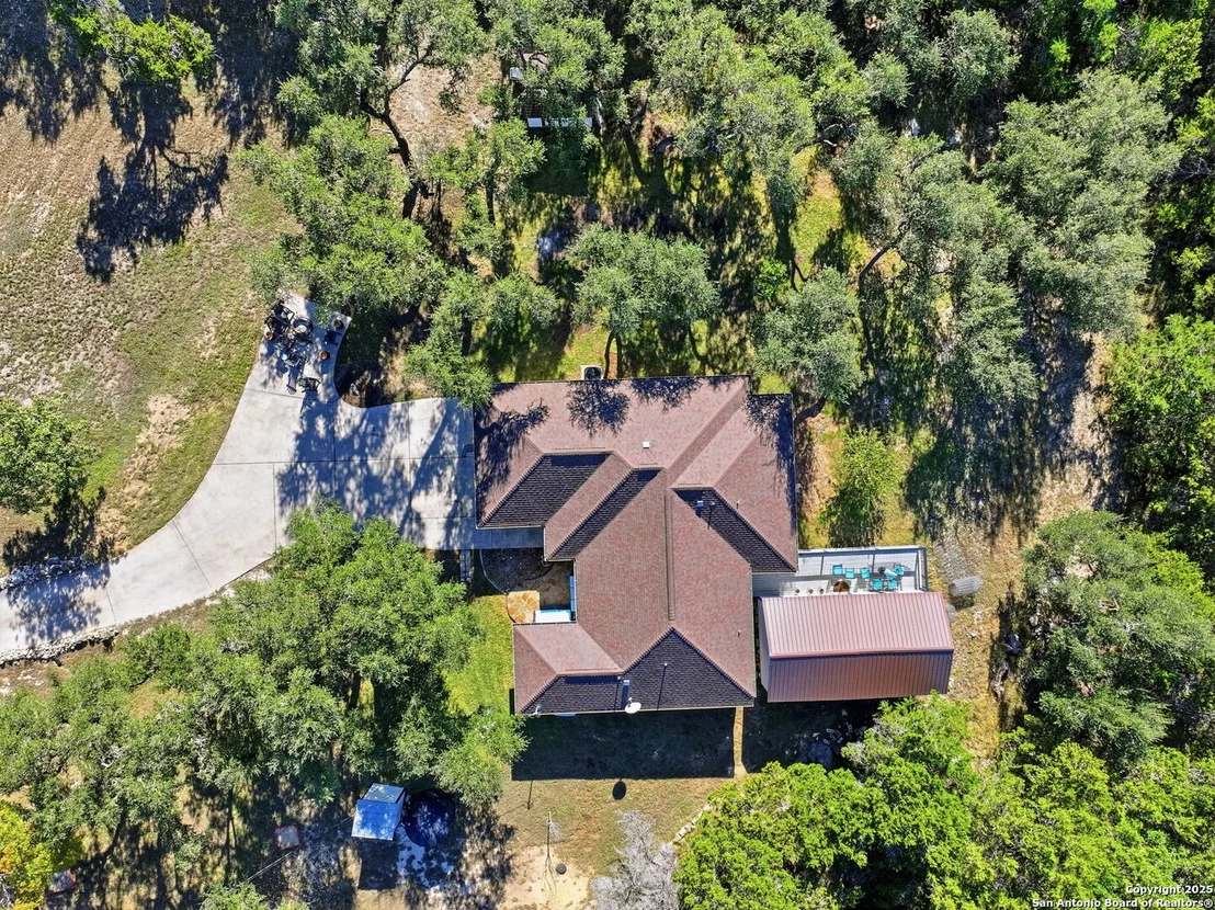 Photo of 2183 Hiline