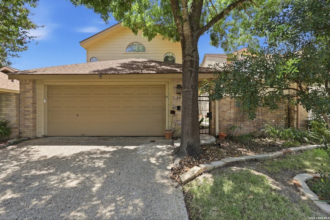 Photo of 28 COURTSIDE CIR