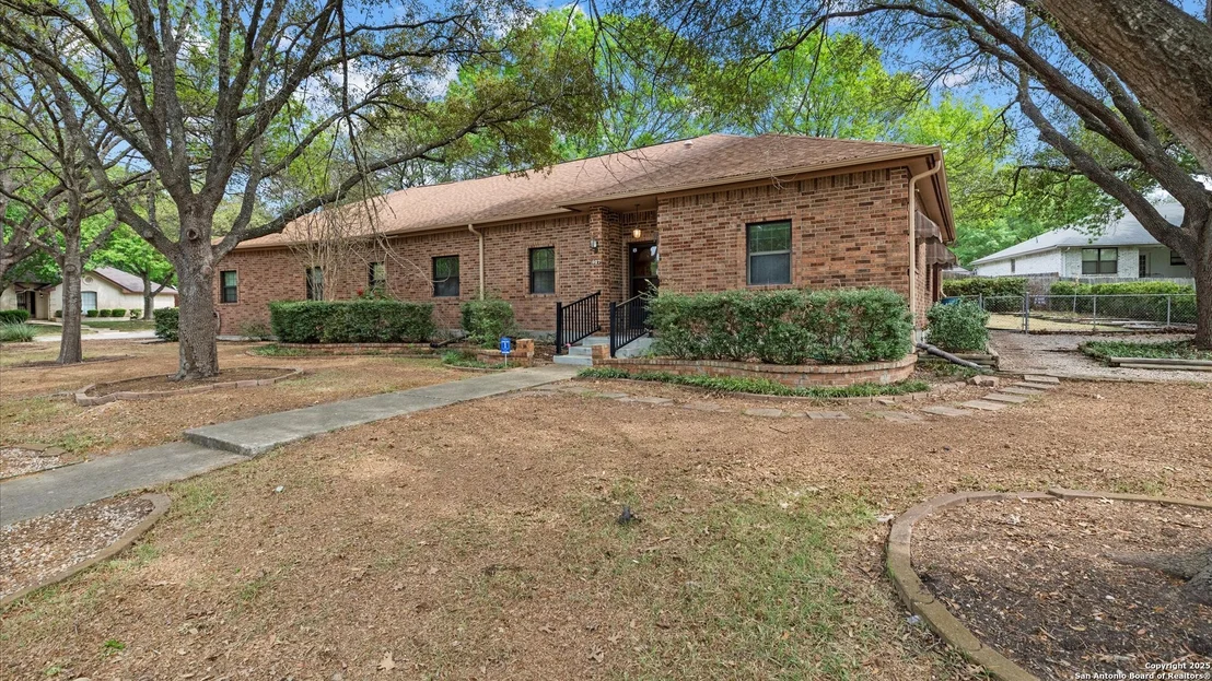 Photo of 927 Earl