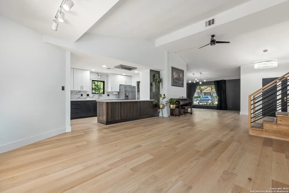 Photo of 1102 Mount Eden Dr