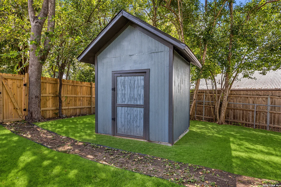 Photo of 327 RAINBOW DR