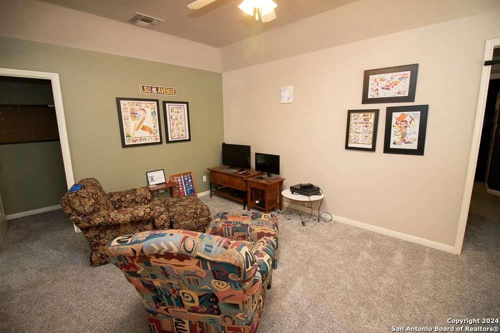 Photo of 8526 FAIRWAY TRACE DR