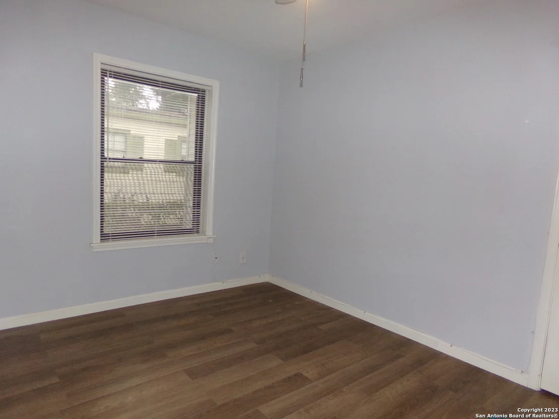 Photo of 735 ROCHAMBEAU