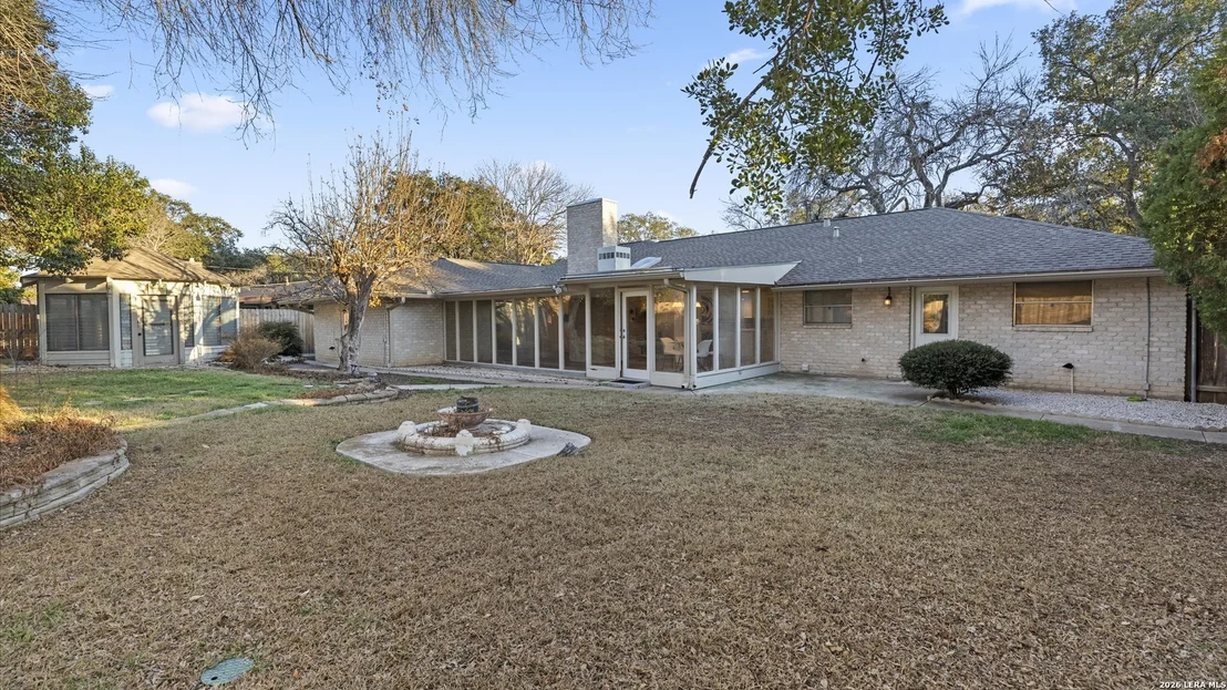Photo of 425 Crestwind